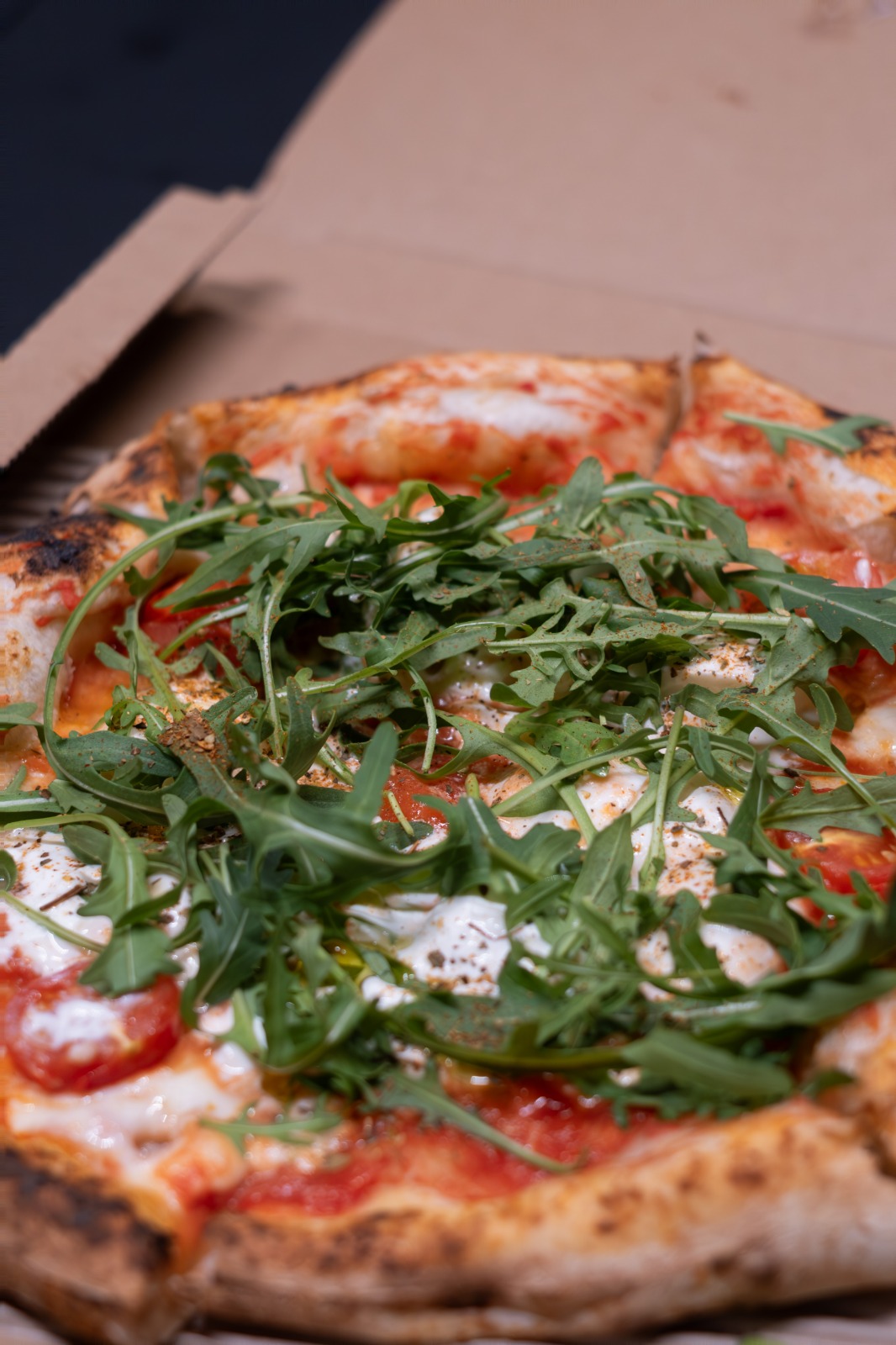 Versgebakken Napolitaanse pizza Margherita